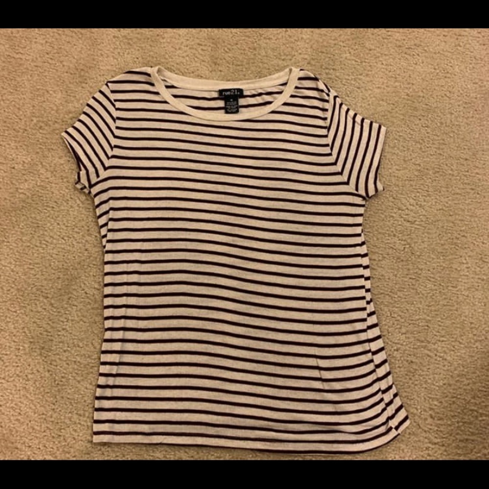 Cute and comfy striped tee!
